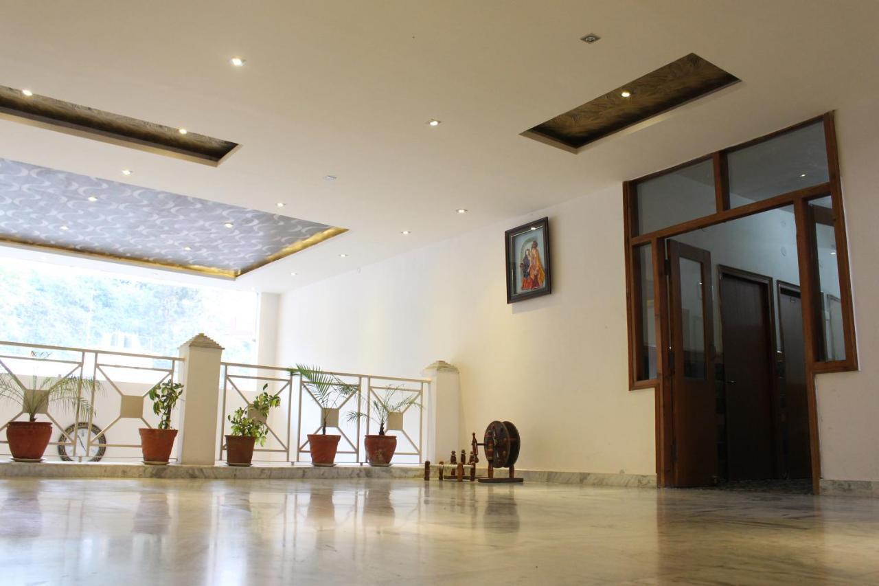 דרמסאלה Hotel Vatika - The Riverside Resort מראה חיצוני תמונה